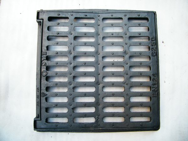 C250 medium duty gully grating