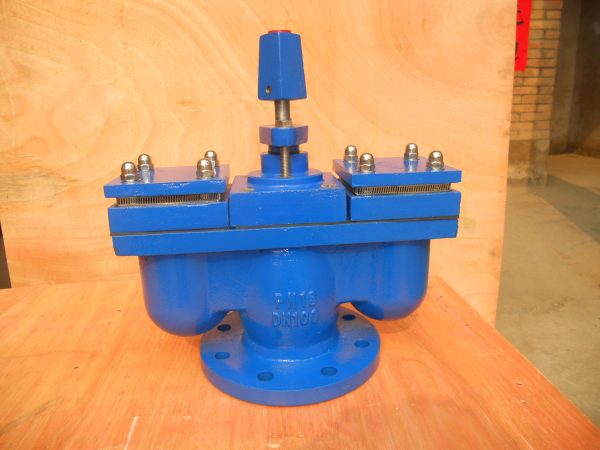 BS 1074 Double Orifice Air Release Valve with Integrated Isolating Valve - Image 3