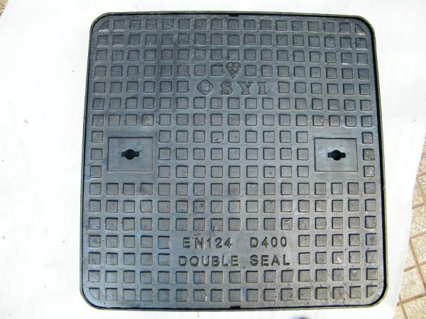 Ductile Iron Class D400 (Heavy Duty) Manhole Covers - Image 3