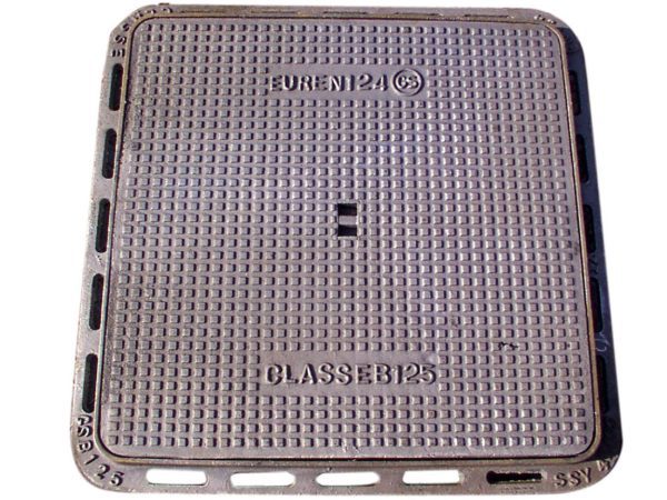 Ductile iron square manhole cover - Image 3